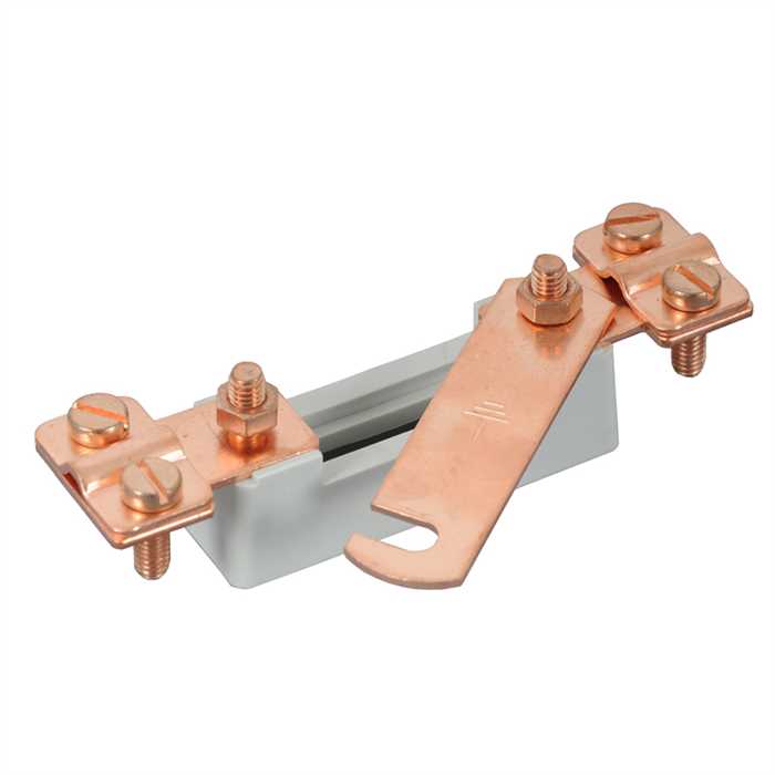 Barrette de terre cuivre - Dimensions : 120x30x40mm
Section cuivre de la barrette : 35 mm²
Pour câble de diamètre :  4 à 10 mm
