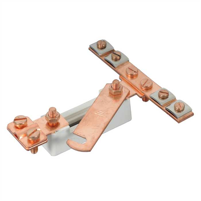 [CT45-4] - Earth bar with distribution
- Dimensions: 120x110x40mm
- Copper section of the bar: 35 mm²
- For cable diameter: 4 to 10 mm
- Connection of 4 cables up to 10mm²
- Tinned copper plate
